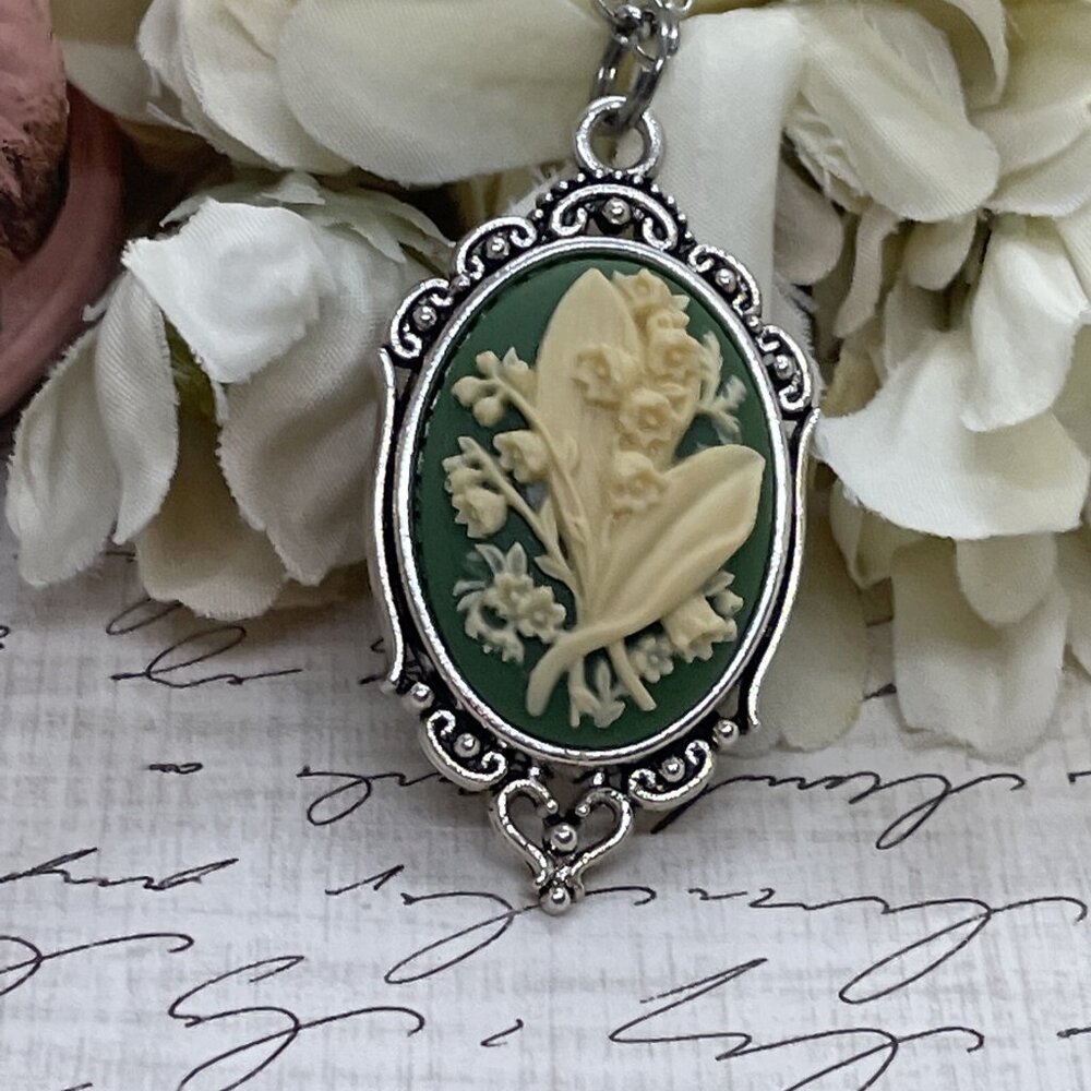 SILVER Green Lily of the Valley Cameo Summer Pendant Necklace Charm Wedding Gift - Picture 6 of 11